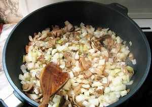 Классический рецепт жульена с грибами на сковороде 