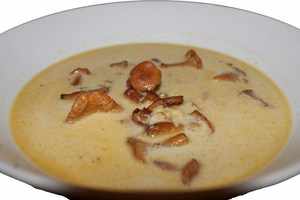 Грибной суп с лисичками