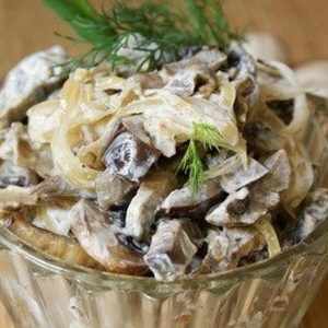 Салат с грибами и печенью