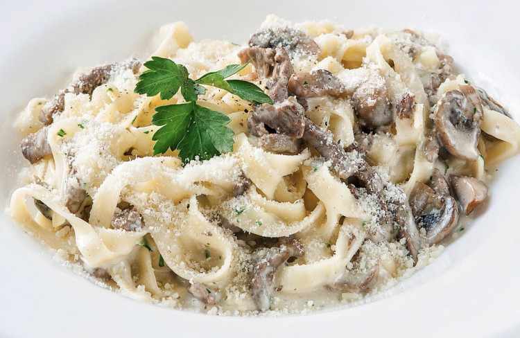 Фетучини с грибами, вкусное итальянское блюдо