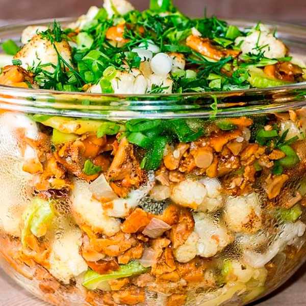 диетический салат из рыжиков солёных и картофеля